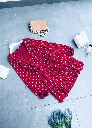 Платье boohoo с этикеткой