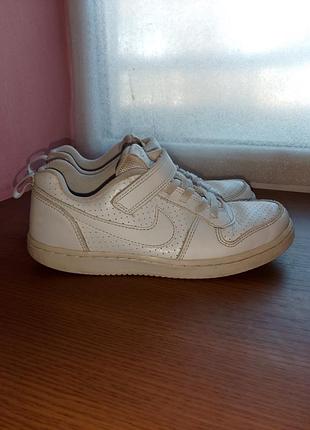 Кроссовки nike. размер 34