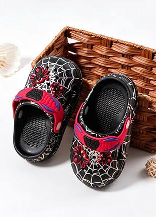 Хлопчачі клоги, в стилі spider-man, чорні,26-27 р-р, довжина стопи 17,5 см