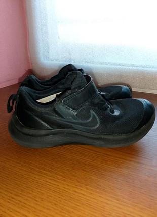 Кроссовки nike. размер 28.5