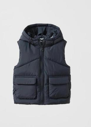 Жилетка для хлопчика zara тепла з капюшоном 110 см