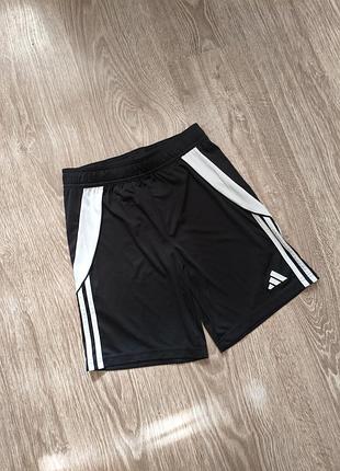 Спортивні шорти adidas 164, 13-14 років