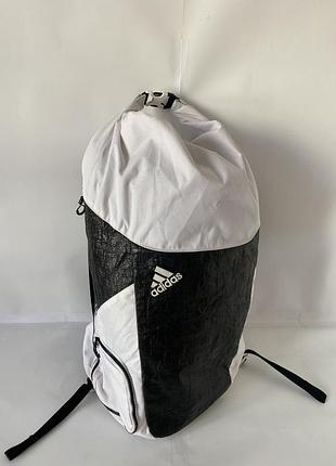 Спортивний рюкзак adidas виконаний у чорно-білому дизайні; рол-топ; универсальный трансформируемый рюкзак для фитнеса,путешествий и ежедневных поездок