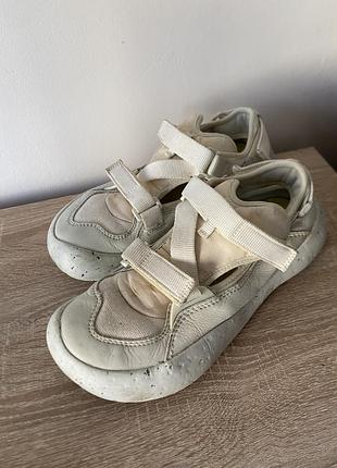 Босоніжки жіночі camper білі на липучках