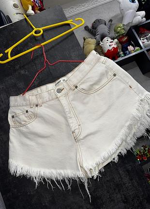 Джинсовые шорты от pull&bear с бахромой, белые джинсовые шорты, білі джинсові шорти 2