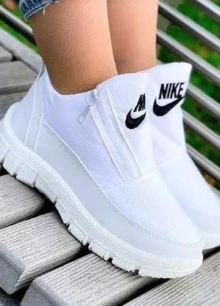 Зимние женские кроссовки nike на меху белые сникерсы найк дутики (размеры: 36,37)