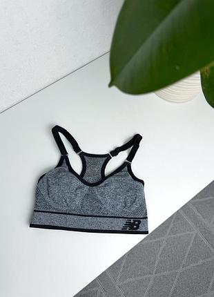 Спортивний топ new balance