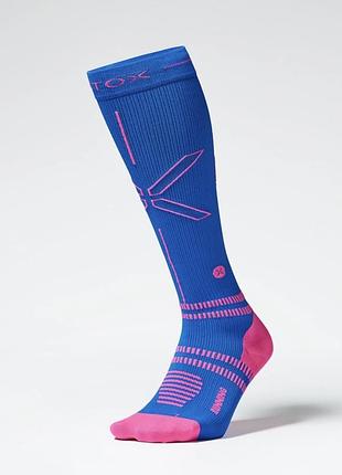 Жіночі компресійні шкарпетки для бігу бренду stox (модель ultralight running socks women у кольорі blue / pink fluo)