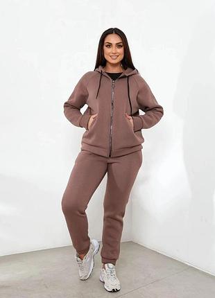 Костюм жіночий