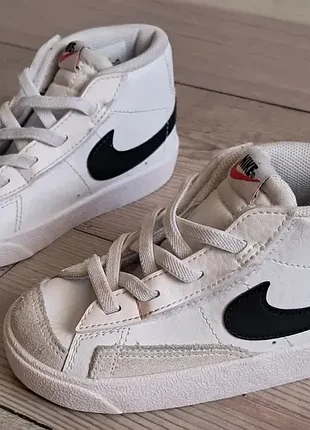 Універсальні шкіряні кеди nike blazer mid'77 da4088-100 (p.23,5)