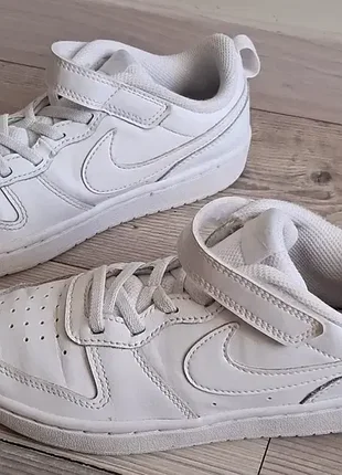 Шкіряні кросівки nike bq5451-100 (р.33,5)