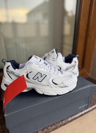 Кросівки унісекс new balance 530 білі, сріблясті