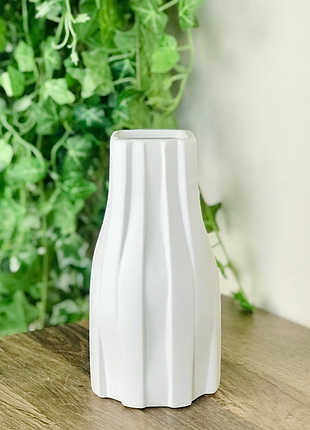 Ваза yanan белый малая керамика h20*10,5*6,5см