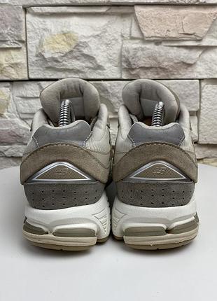 Оригінальні кросівки new balance 2002r 4