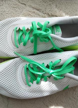 Кросівки дитячі nike білі з зеленими шнурками 38 розмір