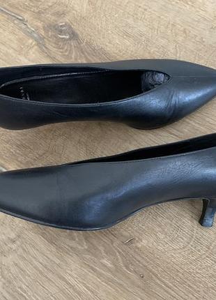 Туфлі жіночі vagabond чорні kitten heel, розмір 40, натуральна шкіра