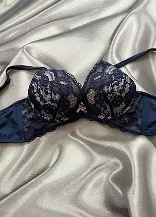 Елегантний мереживний бюстгальтер push-up від преміального бренду hunkemöller 70d