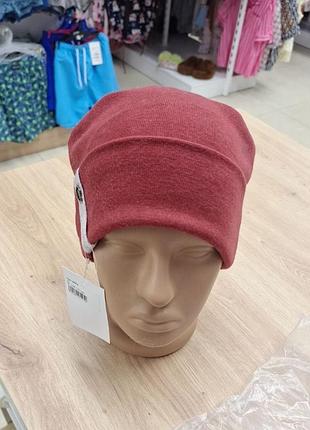 Шапка жіноча