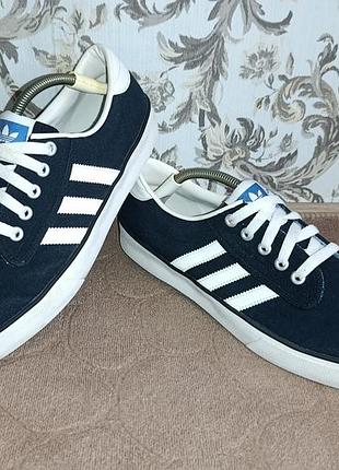 Кроссовки мужские спортивные adidas kiel