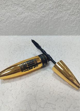 Объемная тушь для ресниц maybelline new york the colossal big shot mascara в оттенке daring black (экстрачерная).