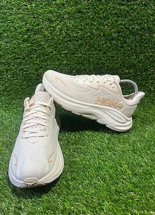 Кросівки hoka clifton 10 бежеві, розмір 38, довжина устілки 24 см