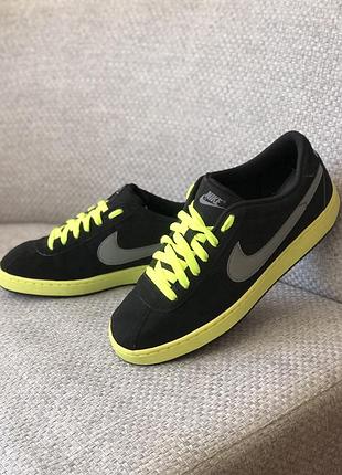 Кросівки жіночі nike чорні