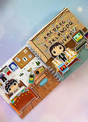 Книга на липучках stranger town 2