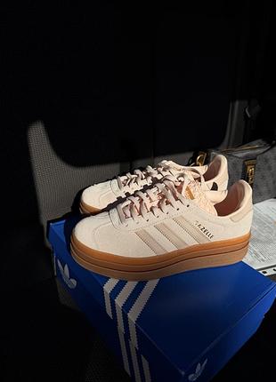 Кросівки жіночі adidas gazelle рожеві