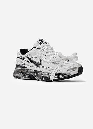Nike initiator custom white black 5