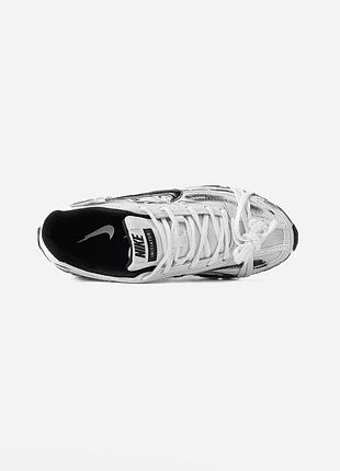 Nike initiator custom white black 7