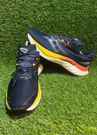 Кросівки чоловічі saucony endorphin speed 4 сині, жовті, розмір 48, устілка 31 см
