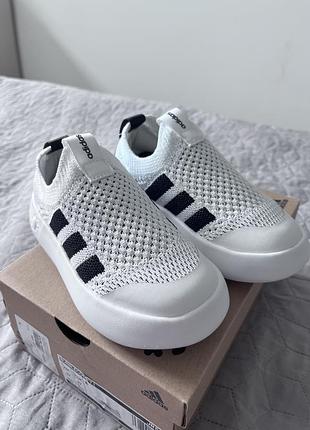 Adidas кросівки
