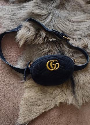 Чорна поясна жіноча сумка gucci marmont .
