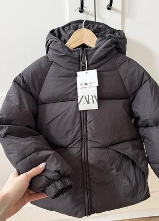 Пуховик для дівчинки zara чорний 110/116 см