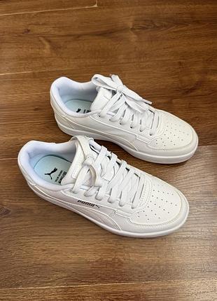 Кросівки 👟