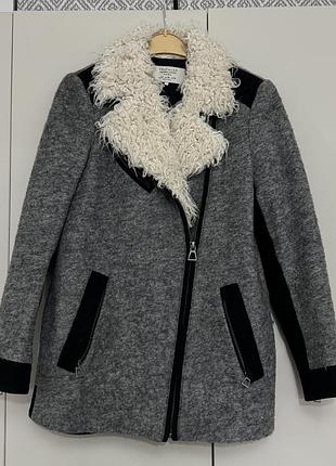 Пальто утеплене zara