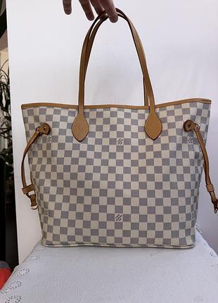 Сумка-тоут louis vuitton- брендова, жіноча , у світлому фірмовому забарвленні бежевої канви в сіру клітинку