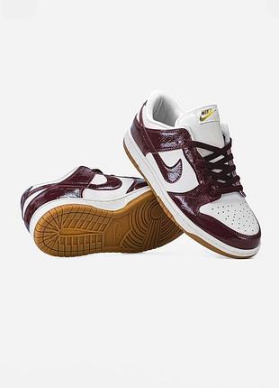 Nike dunk low lx dark team red croc 3