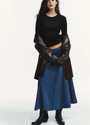 Жіноча міді спідниця zara zw collection темно-синя в клітинку та смужку бавовна