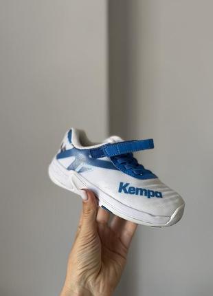 Дитячі спортивні кросівки kempa