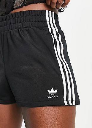 Шорти спортивні жіночі adidas