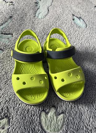 Босоніжки та сандалі для дітей crocs салатові, довжина устілки 15 см
