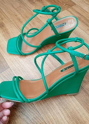 Зеленые женские босоножки от primark 3