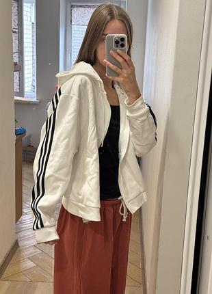 Толстовка жіноча adidas біла з капюшоном