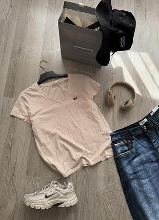 Футболка. levi's 2