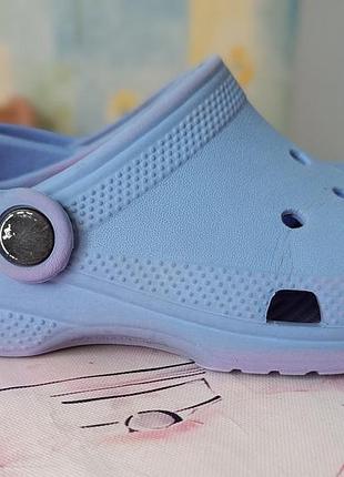 Фирменные кроксы шлепанцы crocs р 1-2-21 см по точкам 22 см до загиба.