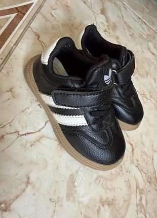 Кросівки для дітей adidas чорні, 23 розмір