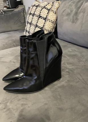 Burberry розмір 37