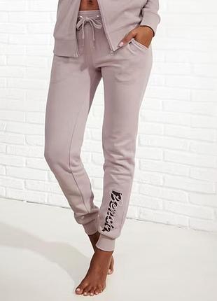 Женские спортивные штаны bench