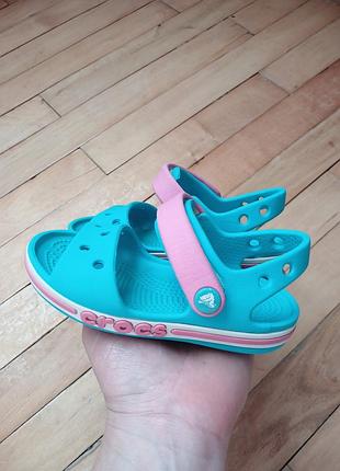 Босоножки crocs
